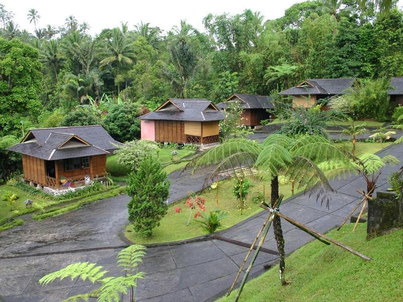 Highland Resort & Nature Tours Tomohon Esterno foto