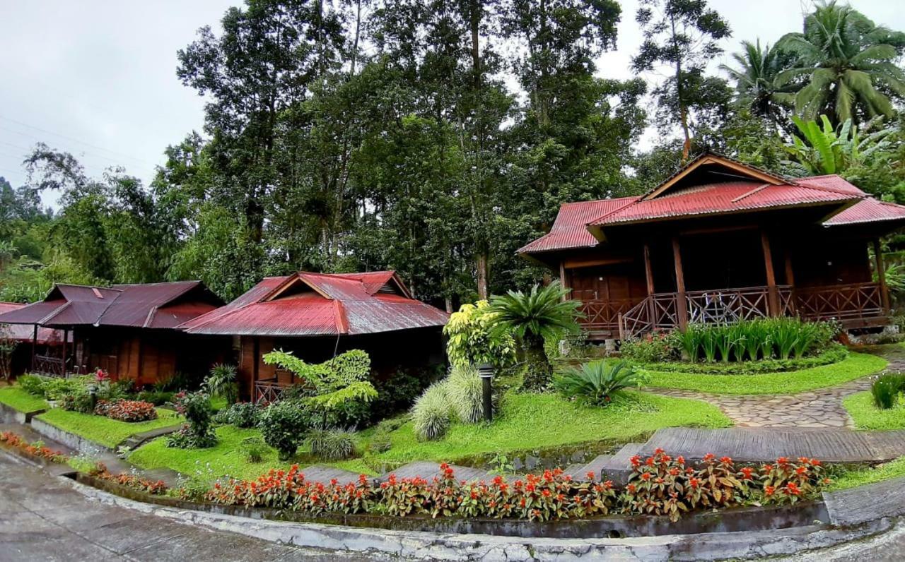 Highland Resort & Nature Tours Tomohon Esterno foto